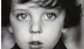 Séparé de charlotte casiraghi, gad elmaleh est désormais un cœur à prendre. Gad Elmaleh Son Precieux Conseil A Son Petit Raphael Et Tous Les Gamins Photo