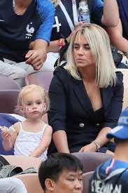 In the past, she ran her own beauty blog known as cordially erika. Erika Choperena Et La Petite Mia Collin Choperena Collin Erika La Mia Petite Sozleri Choperena Collin Erika Antoine Griezmann Griezmann Haare