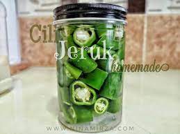 Masukkan air, garam, dan lada. Cara Buat Cili Jeruk Homemade Tips Tahan Lama Tak Berkulat