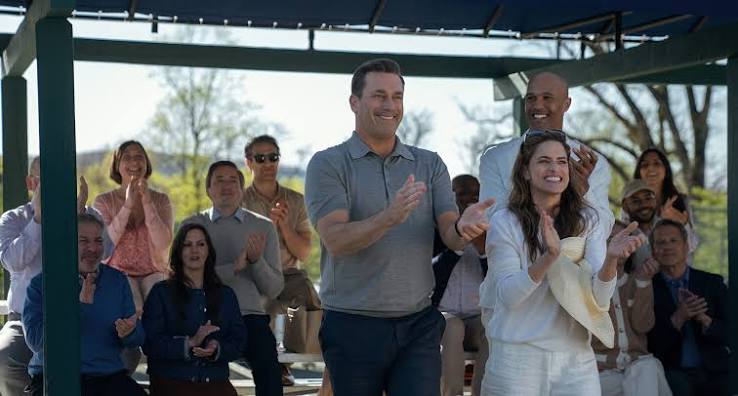 Your Friends & Neighbors' Is 'The White Lotus' But in the Suburbs—And I  Love It So Far