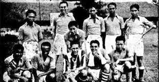 Soetomo yang juga merupakan tokoh sentral boedi oetomo, beranggapan bahwa sepak bola bukan. Sepakbola Surabaya Punya Cerita Historia