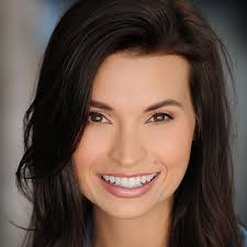 Kendra Lee's Instagram, Twitter & Facebook