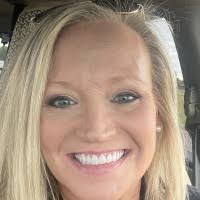 Mandy Holbrook's Instagram, Twitter & Facebook