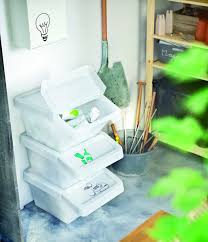 Ikea propose de nombreux modèles de bibliothèques, avec des étagères ou pensez à y fixer une poubelle afin de dissimuler cette dernière et de gagner de la place. Choisir Une Poubelle De Cuisine Belle Et Pratique Galerie Photos De Dossier 9 30