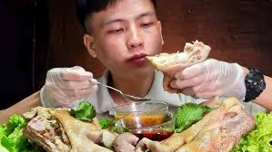 Chấn Động Hoàng Tốc Độ Thử Thách Ăn Nguyên Cái Đ. ầu H. EO Luộc 6Kg Thật  Khó Tin