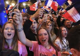 La présentatrice expliquait notamment que faire de la télévision, c'est aussi anticiper les buzz. Presidentielle Ce Que Votent Les Femmes Elle