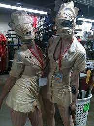 El cosplay de la semana: Enfermeras Zombies Enfermera De Silent Hill Disfraz De Enfermera Disfraces De Terror