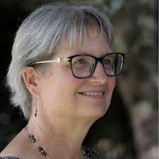 fairerfees #freemarketing #realestatelowerhutt #topservice  #vendorslowerhutt #firsthomebuyers #annageremiayoungtallpoppy