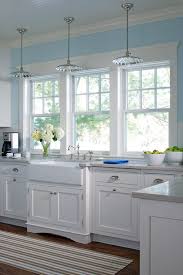 white kitchen decor