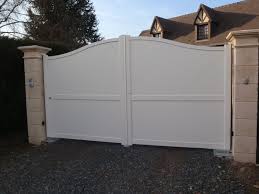 Portail Elegance Praticite Et Securite Des L Entree De Votre Propriete Ce Magnifique Portail Fut Pose Par L Un De Nos Prestataire Portail Pose Cloture Pose