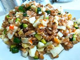Insalata di farro con pesce e verdure. Farro In Insalata Con Pesce A Tavola Da Daniela