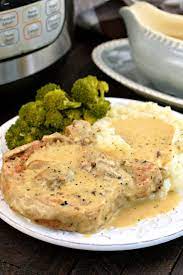 Add sliced mushrooms, followed by the pork chops and top with a can of cream of mushroom soup. Tender Instant Pot Pork Chops With Mushroom Gravy Recipe