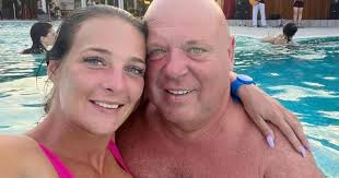 Foto: Nicol Kremers (ex Peter Gillis) vol zelfvertrouwen op de nieuwe  Playboy-cover