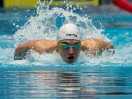This look like a world record coming up in the men's 200 meters. Kristof Milak Just Off Own World Junior Record In 200 Butterfly For Gold Swimming World News