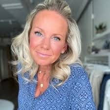 Colleen Lamont (@ColleenLamont3)