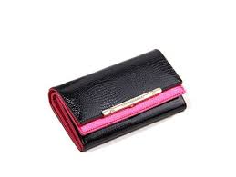 Pin Op Portefeuille Femme Guess