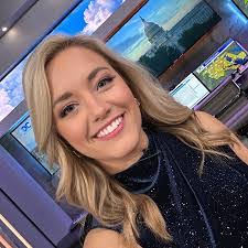 Jackie Layer's Instagram, Twitter & Facebook