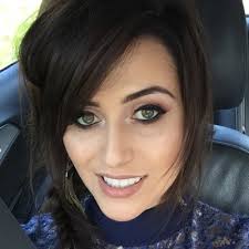 Dee Cahill (@cahill_dee)