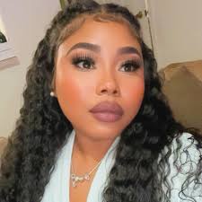 I am the mixture of a Cutie with a mission and Hottie with an ambition 🙃😌  Get money, get fine, then EATTT 🥰