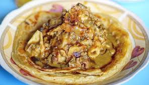 Siapa yang tidak kenal hidangan lezat yang satu ini? Unik Kuliner Di Surabaya Ini Padukan Roti Maryam Dengan Kuah Gulai