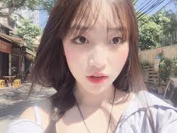 Nữ streamer Xuka Hoa Nhật Huỳnh để lộ mặt mộc ngay trên sóng livestream:  Bất ngờ với nhan sắc thật