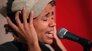 VisionVersion: tUnE-yArDs "Hatari"