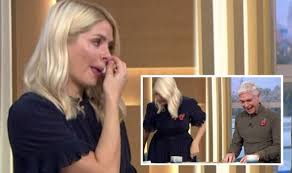 Holly willoughby (holly marie baldwin) ﻿currently presents a number of television programmes alongside phillip schofield such as dancing on ice and this morning read all the latest news, fashion. Holly Willoughby Walks Off This Morning After Breaking Down In Tears I M So Embarrassed Tv Radio Showbiz Tv Express Co Uk