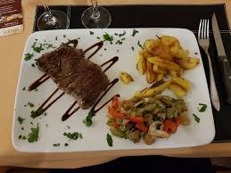 Schwarzer Pizza Boden Pizzeria Salerno To Go Hahnstatten Reisebewertungen Tripadvisor