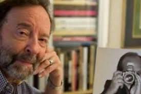 Parigi, morto nell'indifferenza il fotografo Robert, rimasto a terra 9 ore  senza che nessuno intervenisse