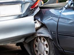 Pemandu motorsikal bersilat selepas kena langgar kereta. Kereta Kena Langgar Apa Nak Buat Sureplify Car Insurance Blog
