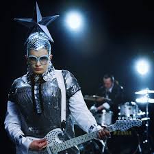 Verka Serdyuchka Novogodnyaya Skachat Pesnyu Besplatno V Mp3 Kachestve I Slushat Onlajn