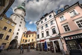Our boho apartment is located at the kamenne square in the very heart of the city center. Wohnen Auf Zeit Bratislava Moblierte Wohnung Zur Zwischenmiete Bratislava Nestpick