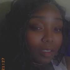 Delia Lawrence's Instagram, Twitter & Facebook