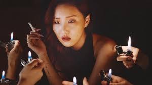 Gif Descoberto Por Descubra E Salve Suas Proprias Imagens E Videos No We Heart It In 2020 Hwasa Mamamoo Music Videos