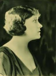 43 Gloria swanson in 1921 Images: PICRYL