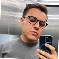 Javier Arreguin's Instagram, Twitter & Facebook