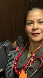 Dígame ustedes, si no se me nota que soy demasiado feliz en mi consulta de  niño sano del hospital???, Nos reímos, echamos broma, también me molesto,  pero me vuelvo a reír y conozco gente maravillosa ...