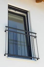 Pin Von Bogdan Auf Balustrade Franzosische Balkone Diy Jalousien Hausfassade