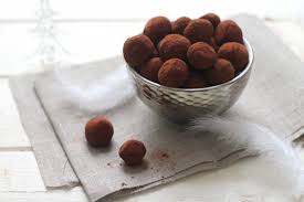 Les Veritables Truffes Au Chocolat De Noel Recettes Recette Truffes Au Chocolat Chocolat Noel Recette Bonbon