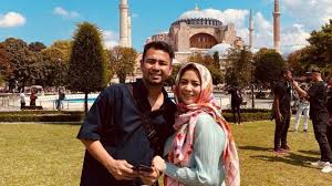 (kanan ke kiri) nagita slavina dan suami, raffi ahmad. Raffi Ahmad Nagita Slavina Open Job Vacancy Here Are The Requirements