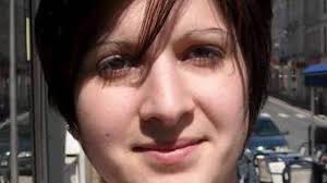 Sonia embellit mains et pieds