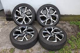 Toyota strives to build vehicles to match customer interest and thus they typically are built with popular options and option packages. Set Four 4 2018 Toyota C Hr Chr 18 Oem 225 50 18 Rims Wheels Tires 42611f4040 Alloemrims Com