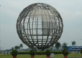 With an average foot traffic of 3.5 million daily and about 5,000 tenant partners, sm supermalls provides family fun experiences that make each day better for all. Earth Globe Mall Of Asia Pasay City Philippines Earth Globes On Waymarking Com