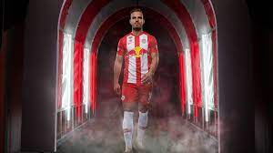 Der zwölfmalige österreichische meister und fünfmalige österreichische pokalsieger fc red bull salzburg ist ein. Fc Red Bull Salzburg Unser Trikot 2019 20