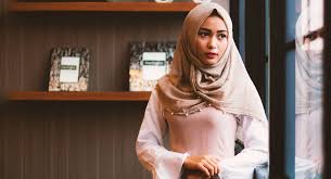 Ia memerlukan kad dan mas kahwin yang baru sekiranya hendak berkahwin semula selepas tamat iddah. Hak Isteri Selepas Bercerai Suami Jangan Ingat Boleh Lepas Tangan Kashoorga