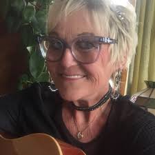 Got a Ham and Salami w/ Provolone from Riccotti's in NP. I used to order  this a lot. This time I added lettuce, tomato onion, oil and vinegar.