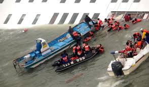south korea ferry sinks, hundreds