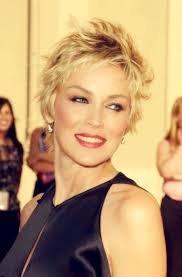 This dynamic short cut is great for women over 40 seeking effortless layered hair for fine hair. Pin On Hairstyles Art Of Hair