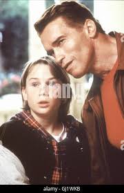 Arnold Schwarzenegger, Austin O'Brien Film Last Action Hero (USA 1993)  Characters: Jack Slater,Danny Madigan Director: John Mctiernan 18 June 1993  **WARNING** This Photograph is for editorial use only and is the copyright