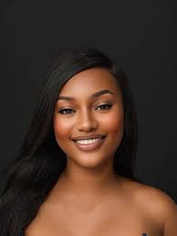 From Corporate to Cupcakes: Kira Simmons' Journey of Passion and  Perseverance